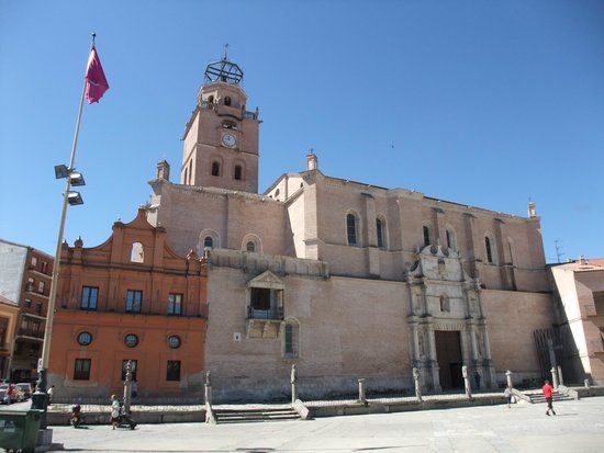 Colegiata de San Antolín